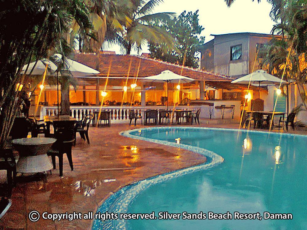 Silver Sands Beach Resort Daman Εξωτερικό φωτογραφία