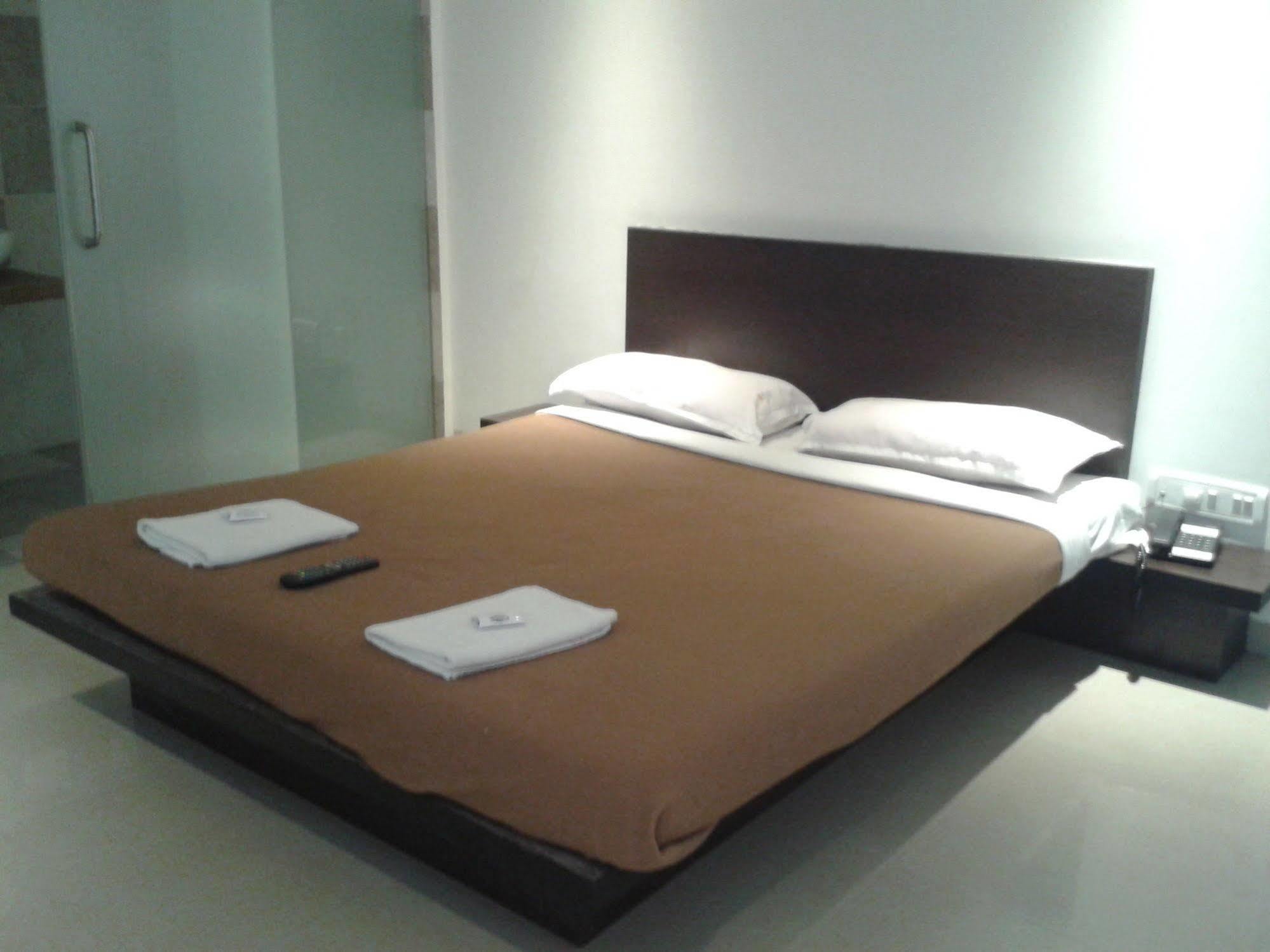 Silver Sands Beach Resort Daman Εξωτερικό φωτογραφία