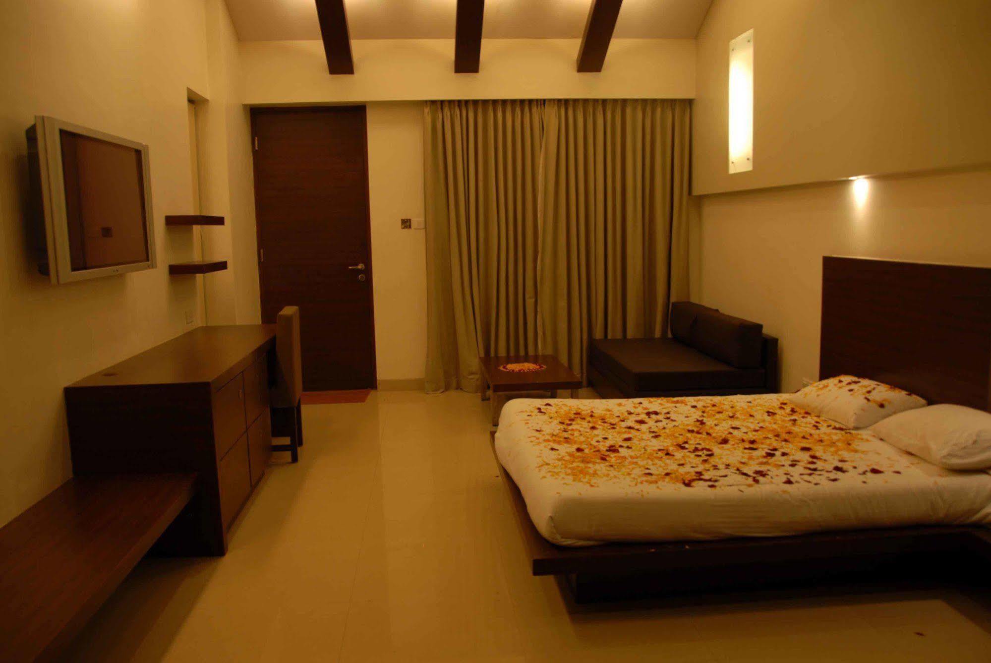 Silver Sands Beach Resort Daman Εξωτερικό φωτογραφία
