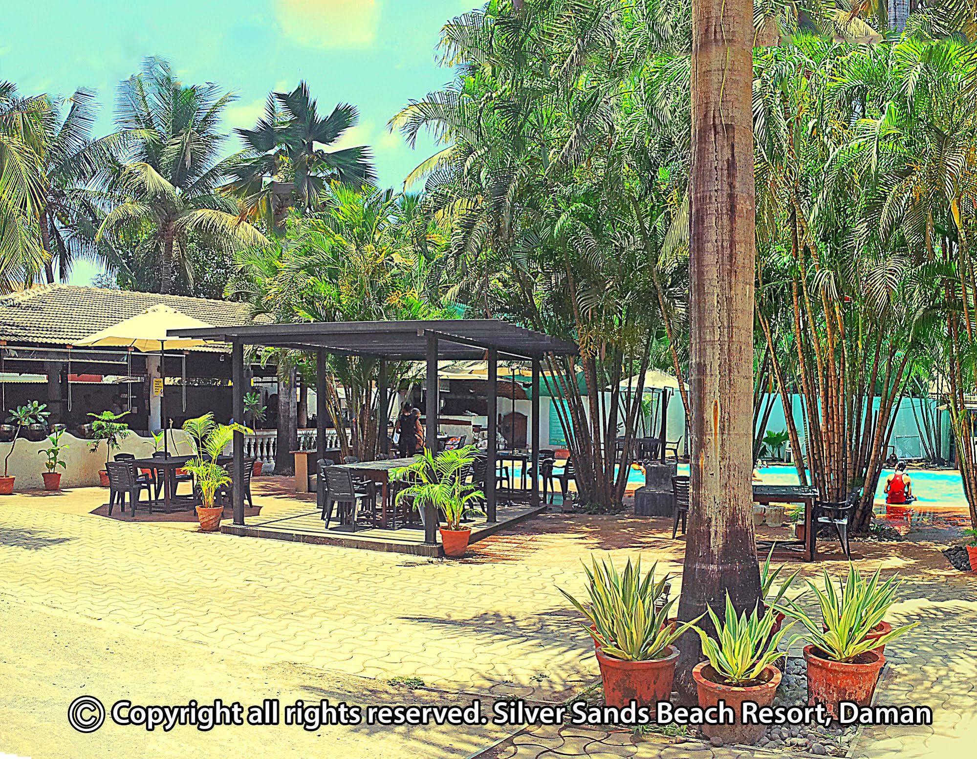 Silver Sands Beach Resort Daman Εξωτερικό φωτογραφία